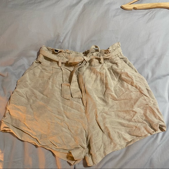 H&M Paperbag Linen blend shorts in beige, Size 10 NWT 💖 - Picture 8 of 9